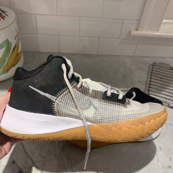 Nike Kyrie Irving Flytrap basketball shoes like new condition size 7 - Picture 5 of 6